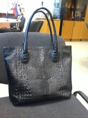 Продаю женскую сумку Mattioli черного цвета (натуральная кожа по типу крокодильей)